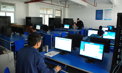 信息工程學院計算機網絡實訓室 專業技術服務賦能實踐教學與創新